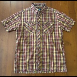 Men’s Kuhl Suncel Button Down Short Sleeve Collared Camping Shirt Medium Red